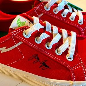 The brand is “CARIUMA” got them as a gift but they do not fit me , never worn.